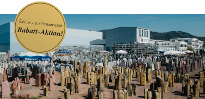Große Naturstein- und Grabstein-Ausstellung bei Jogerst mit Hinweis auf die Rabatt-Aktion zur Hausmesse