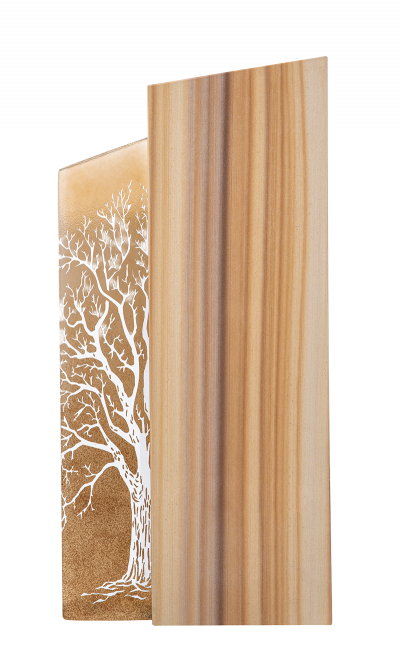 Zweiteiliger Grabstein aus braunem Naturstein mit transparentem Baum-Motiv.