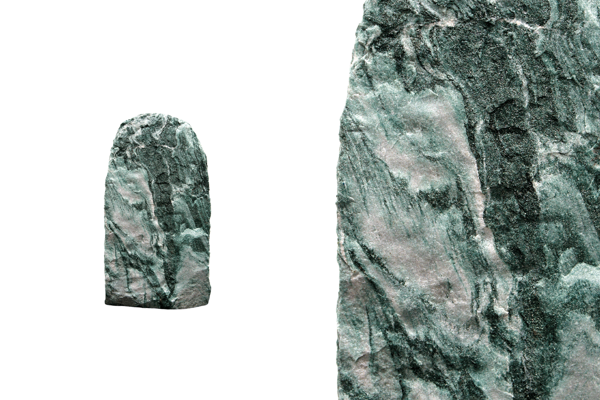 Detailaufnahmen von Verde Mare mit feinen, unregelmäßigen Adern aus weißem und weißgrünem Calcit